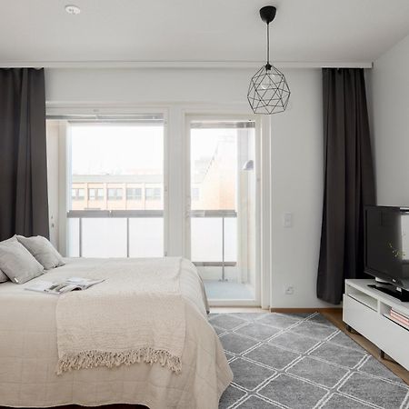 2Br Design Home 400 M From Train Station Tikkurila Vantaa Bagian luar foto